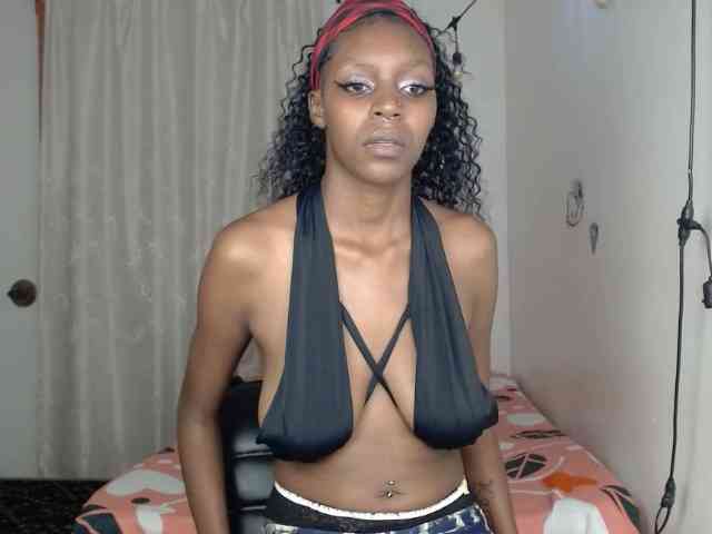 BellaLyna webcam