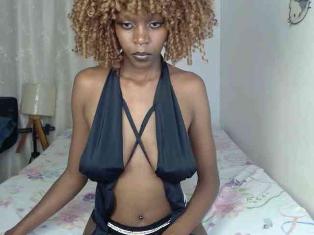 BellaLyna webcam