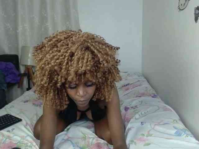 BellaLyna webcam
