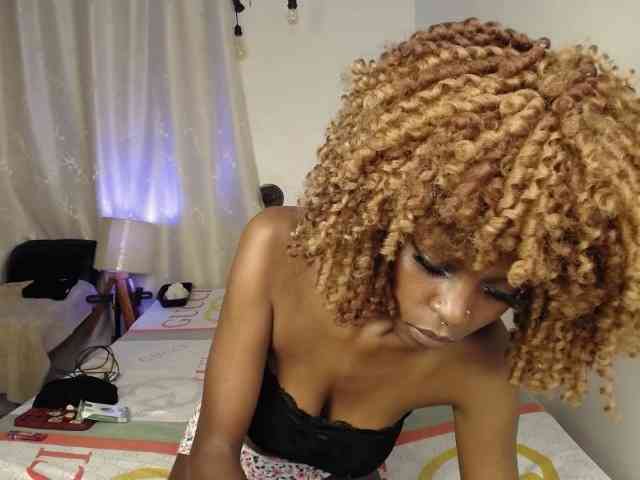 BellaLyna webcam