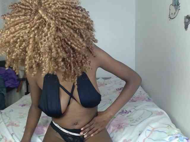 BellaLyna webcam