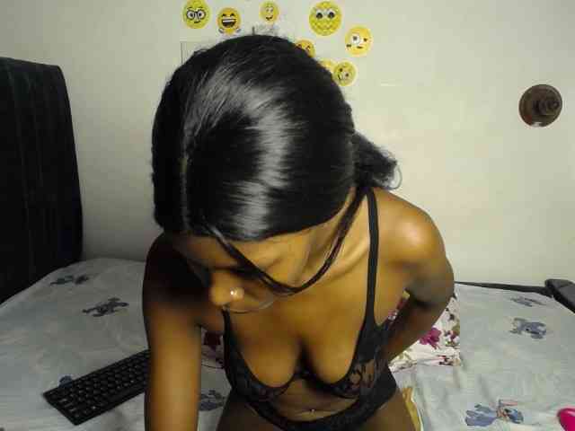 BellaLyna webcam