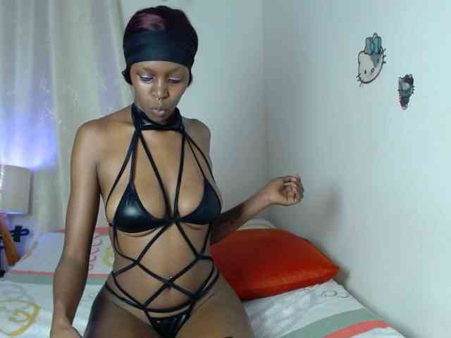 BellaLyna webcam