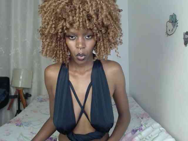 BellaLyna webcam