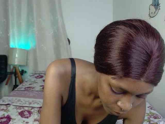 BellaLyna webcam