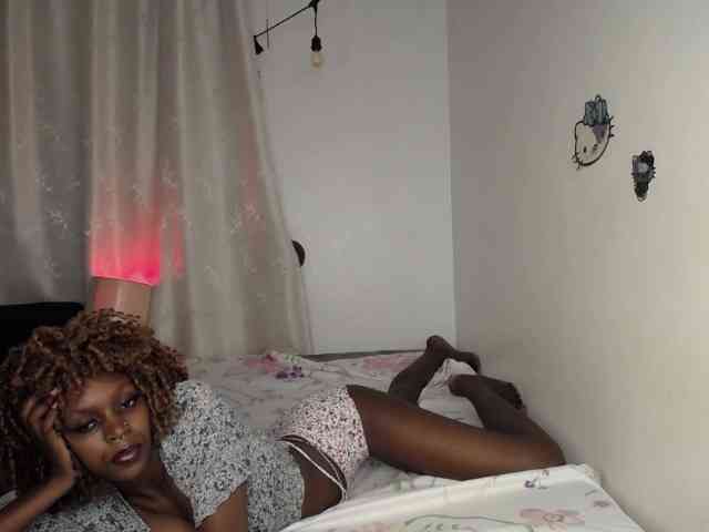 BellaLyna webcam