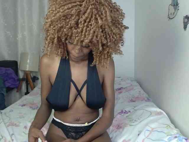 BellaLyna webcam