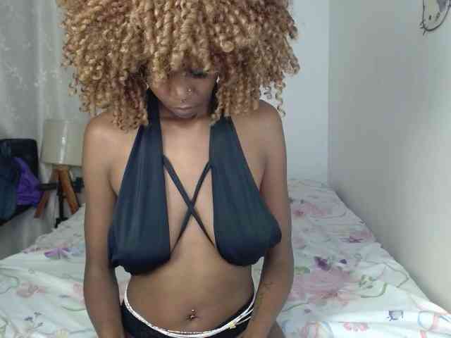 BellaLyna webcam