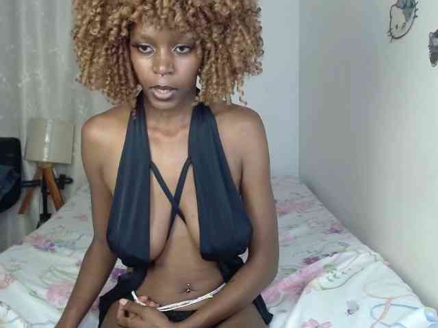 BellaLyna webcam