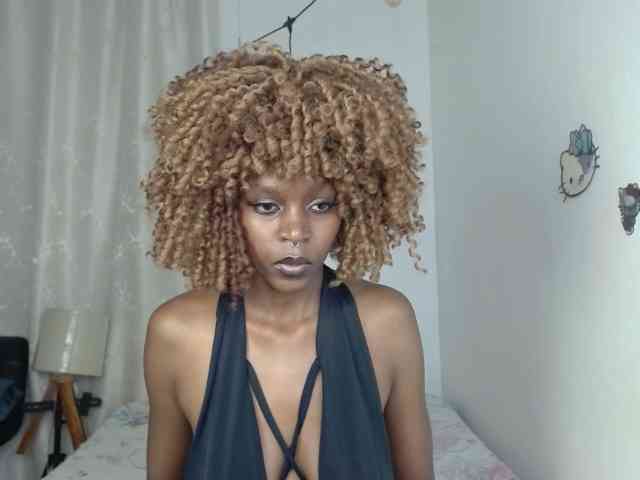 BellaLyna webcam