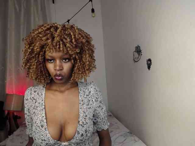 BellaLyna webcam
