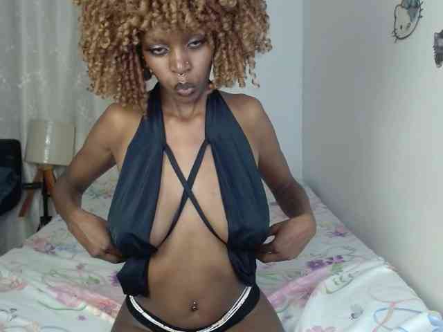 BellaLyna webcam