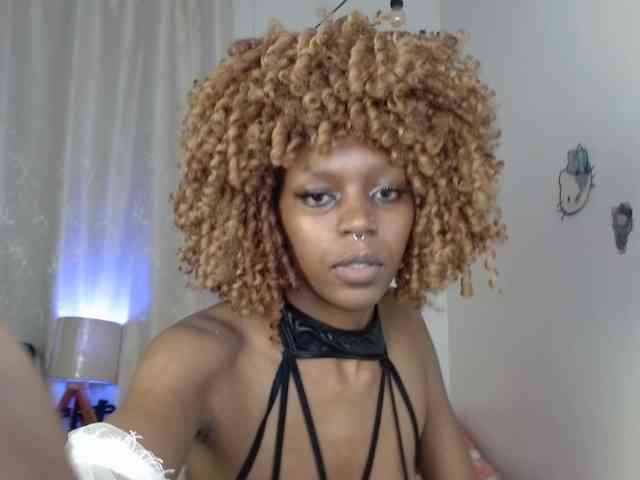 BellaLyna webcam