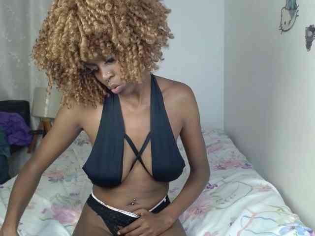 BellaLyna webcam