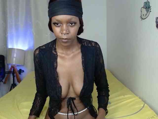 BellaLyna webcam