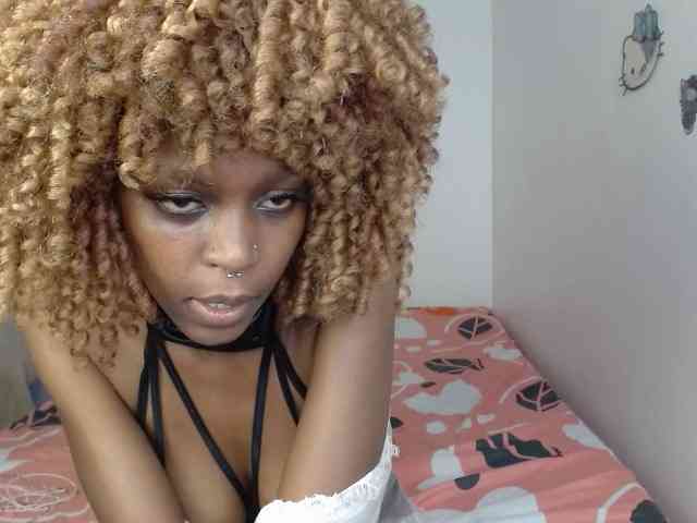 BellaLyna webcam