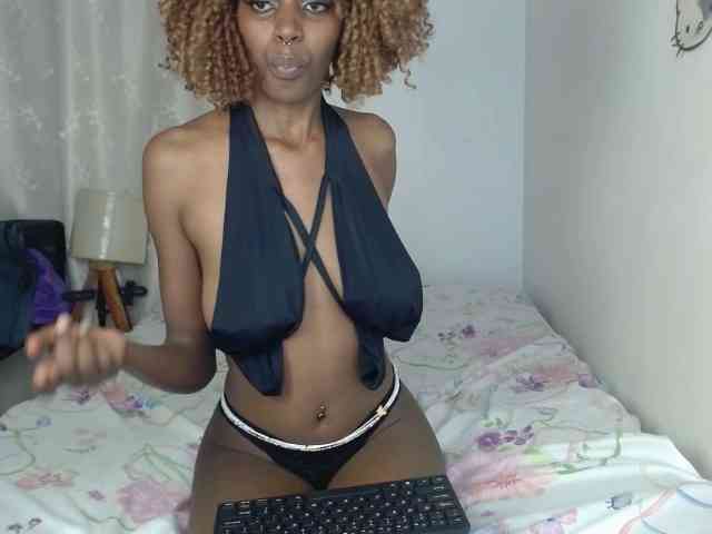 BellaLyna webcam