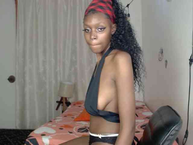 BellaLyna webcam