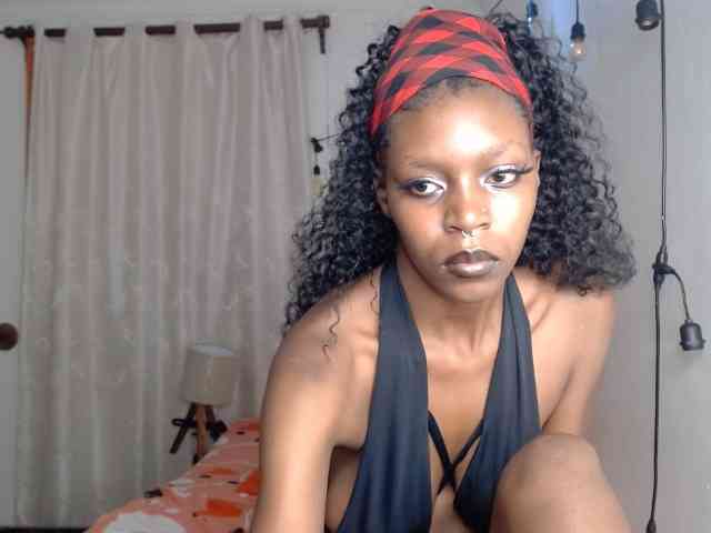 BellaLyna webcam