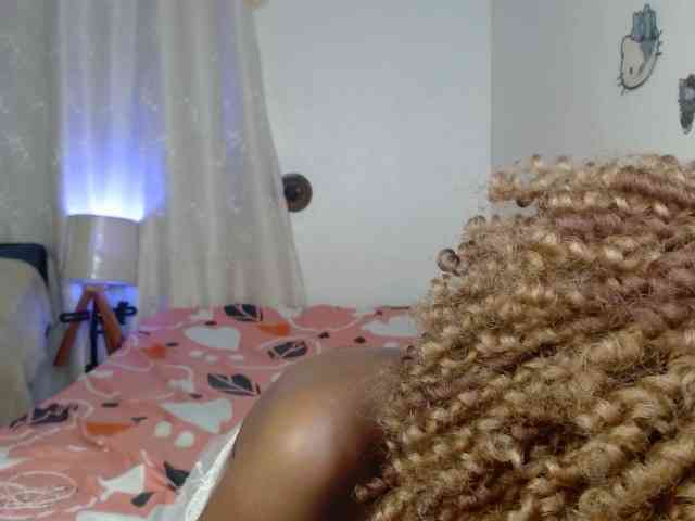 BellaLyna webcam