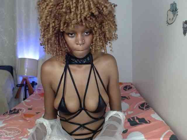 BellaLyna webcam