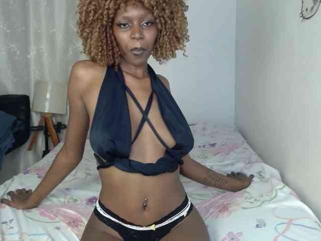 BellaLyna webcam