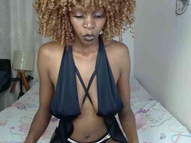 BellaLyna webcam