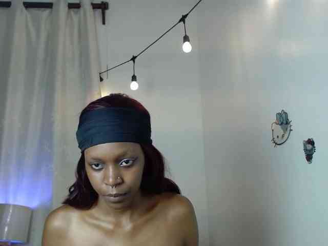 BellaLyna webcam