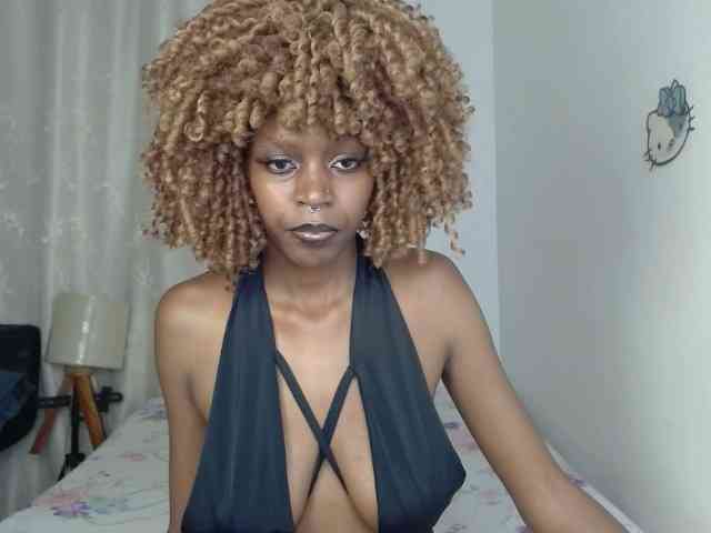 BellaLyna webcam