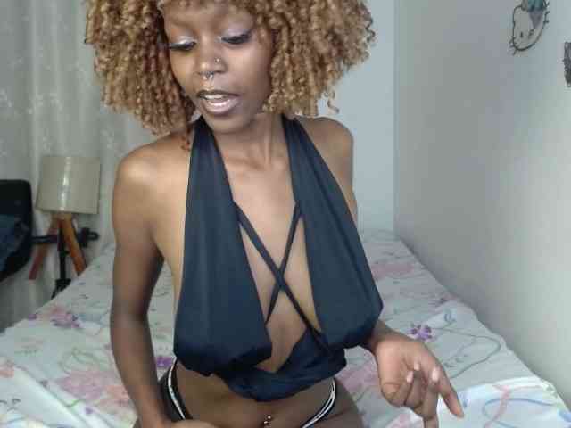 BellaLyna webcam