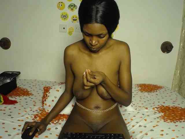 BellaLyna webcam
