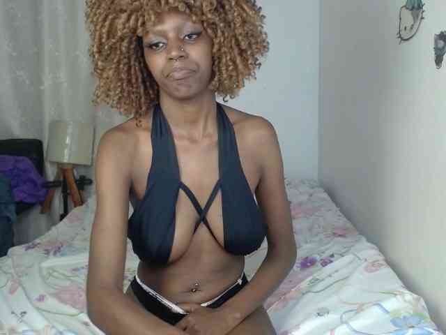 BellaLyna webcam