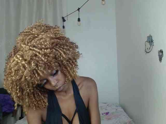 BellaLyna webcam