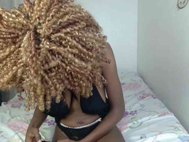 BellaLyna webcam