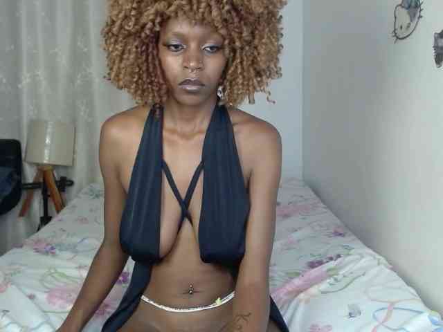 BellaLyna webcam