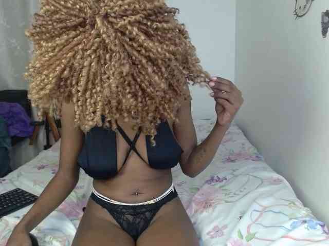 BellaLyna webcam