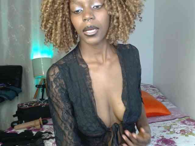 BellaLyna webcam