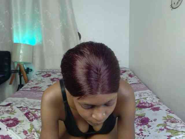 BellaLyna webcam