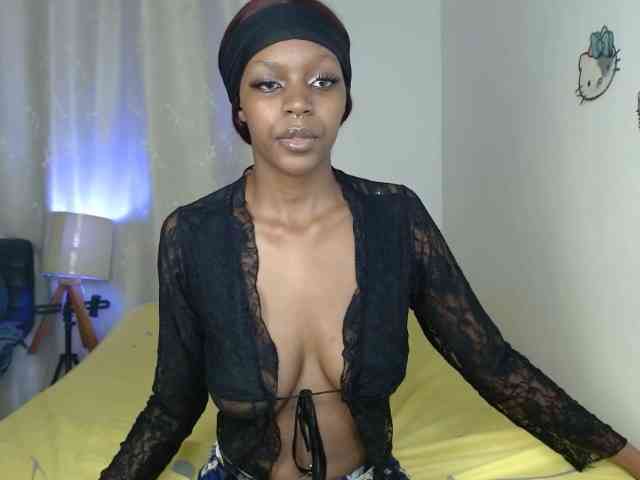 BellaLyna webcam