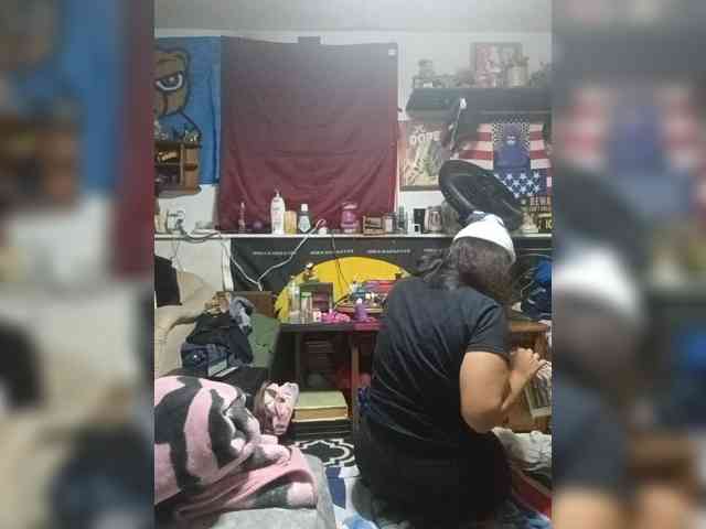 Phoenixistoohot Sex Cam Show