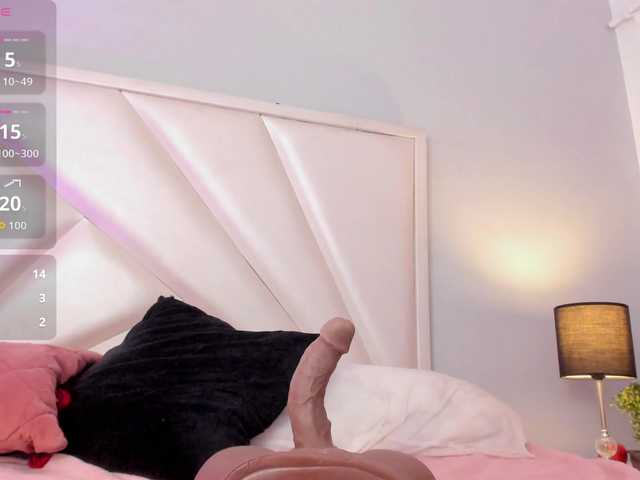MiluVega live webcam show