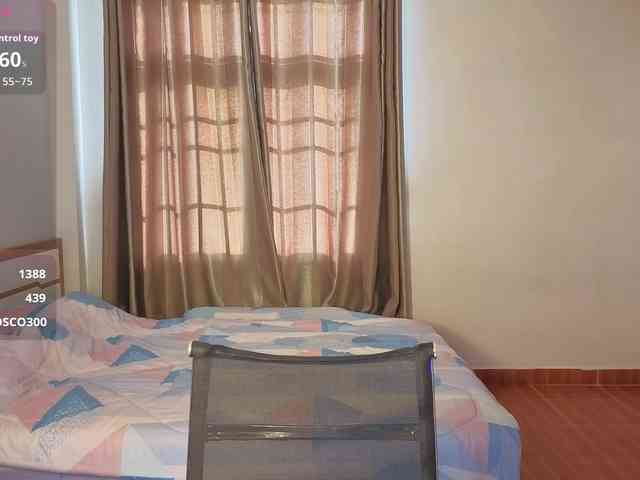 mmilaniia webcam