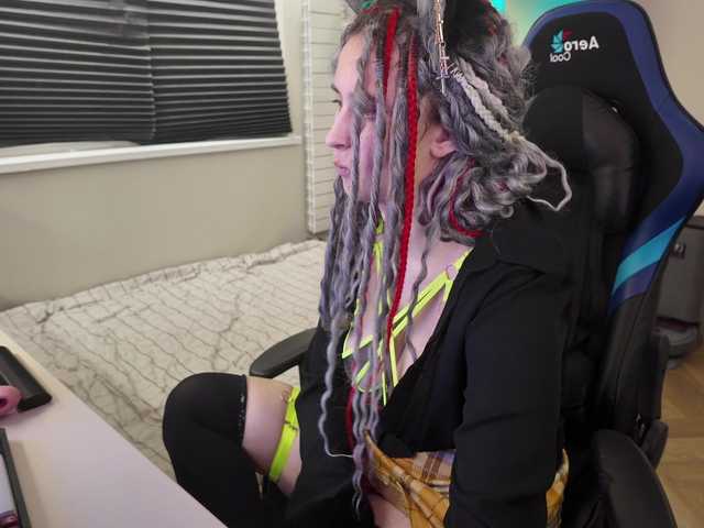 GreySwan's BongaCams show and profile