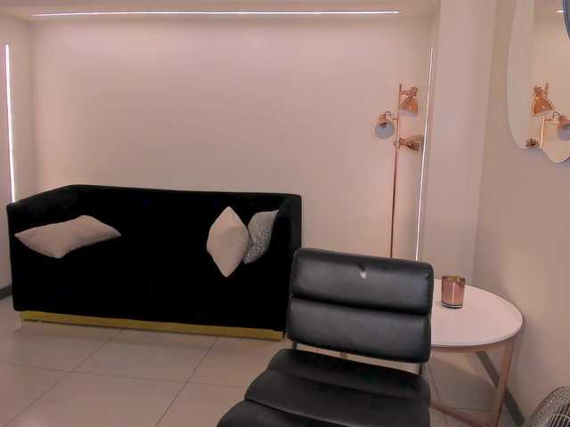 HazelGarrett's BongaCams show and profile