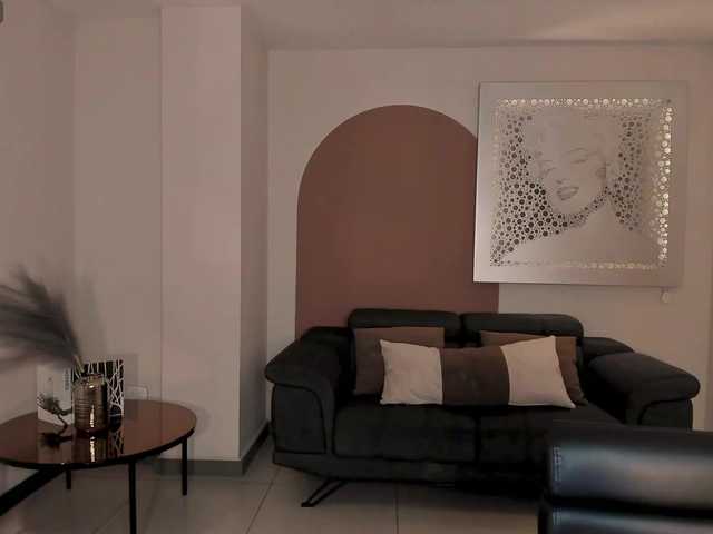 HazelGarrett's BongaCams show and profile