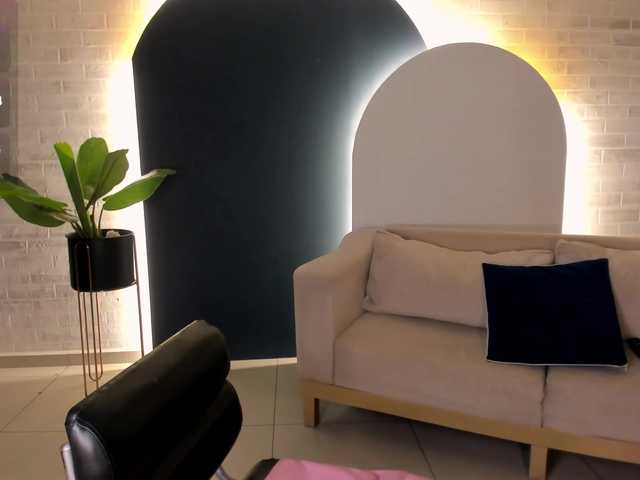 MiaSilvaX's BongaCams show and profile