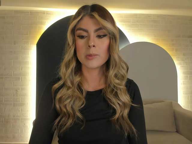 MiaSilvaX live webcam show