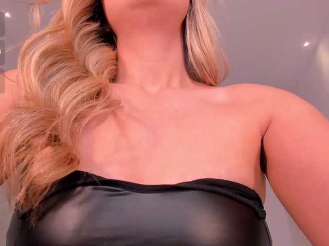 MiaSilvaX live cam on BongaCams