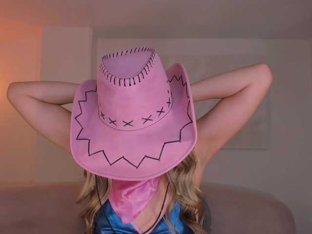 MiaSilvaX live cam on BongaCams
