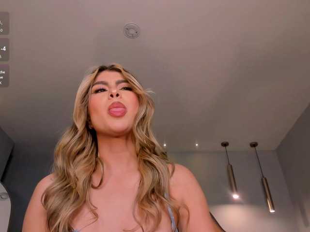 MiaSilvaX live webcam show